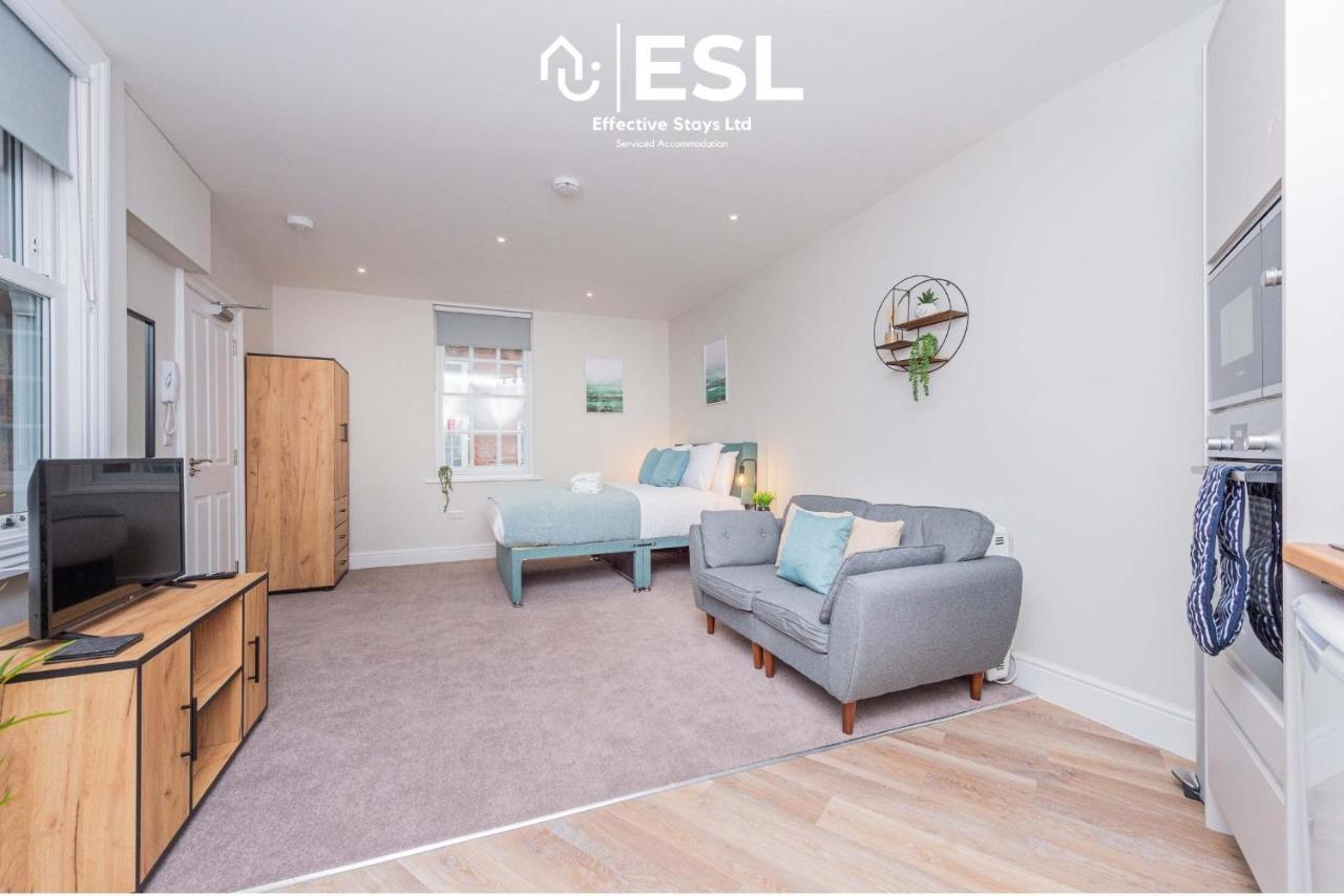 Studio 2, Second Floor Town Centre Apartment Shrewsbury Bagian luar foto